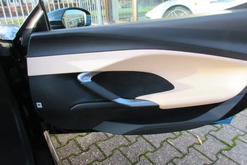 Ferrari 296 GTS din 2023 cu 2.200 km - oferta FER174775 - foto 11