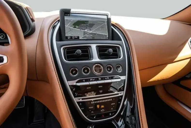 Aston Martin DB11 din 2023 cu 11.837 km - oferta AST174777 - foto 10