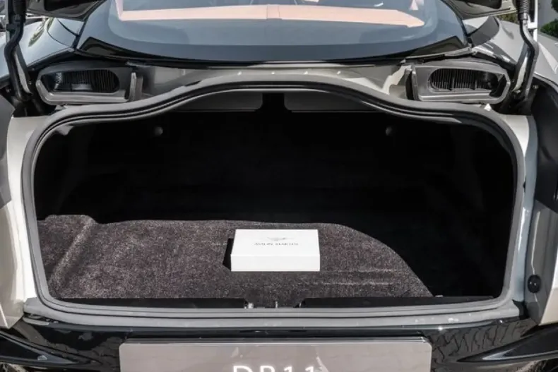 Aston Martin DB11 din 2023 cu 11.837 km - oferta AST174777 - foto 24