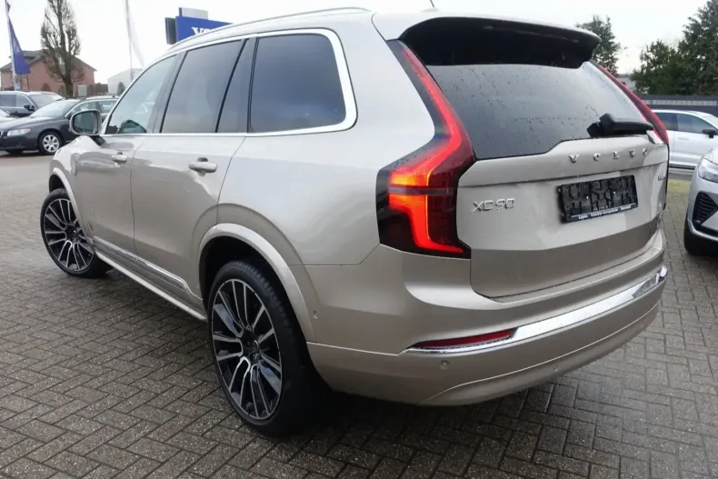 Volvo XC90 din 2025 cu 7.100 km - oferta VOL174790 - foto 4