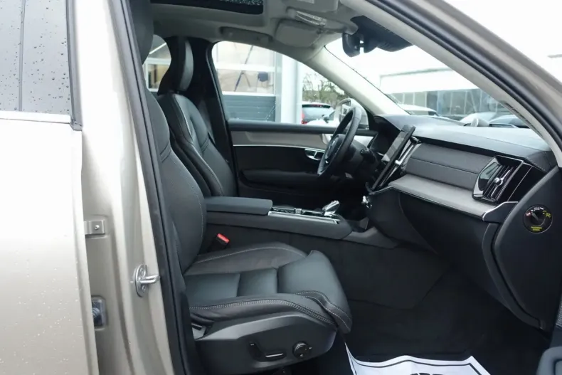 Volvo XC90 din 2025 cu 7.100 km - oferta VOL174790 - foto 10