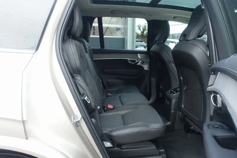 Volvo XC90 din 2025 cu 7.100 km - oferta VOL174790 - foto 11