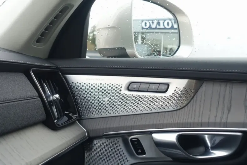 Volvo XC90 din 2025 cu 7.100 km - oferta VOL174790 - foto 14