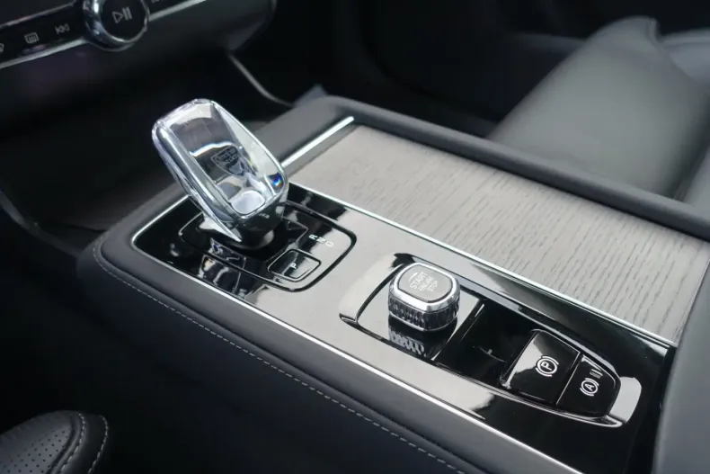 Volvo XC90 din 2025 cu 7.100 km - oferta VOL174790 - foto 15