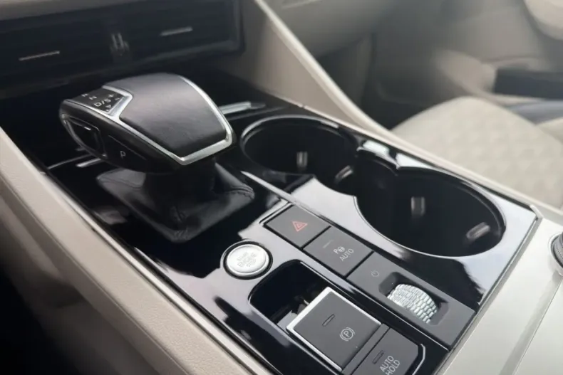 Volkswagen Touareg din 2021 cu 73.894 km - oferta VOL174795 - foto 11