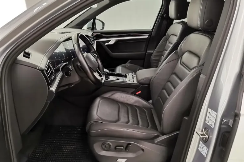 Volkswagen Touareg din 2021 cu 50.500 km - oferta VOL174796 - foto 6