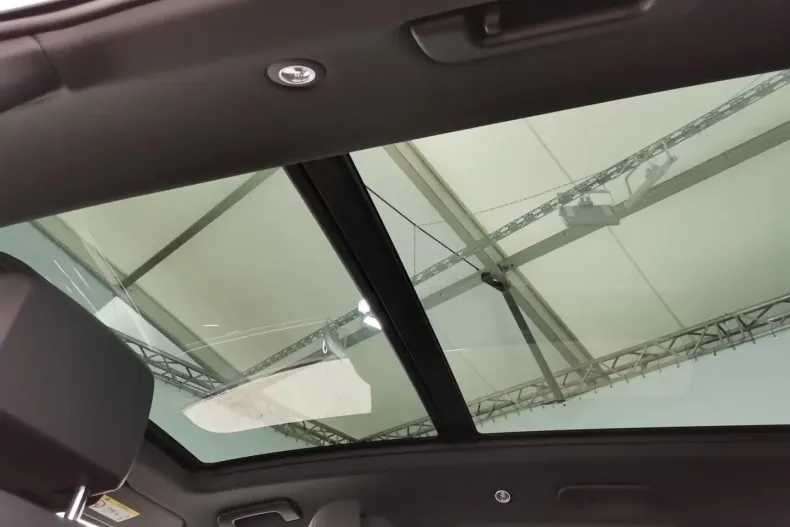 Volkswagen Touareg din 2021 cu 50.500 km - oferta VOL174796 - foto 11