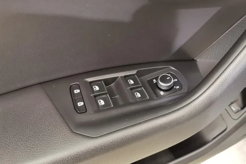 Volkswagen Touareg din 2021 cu 50.500 km - oferta VOL174796 - foto 12