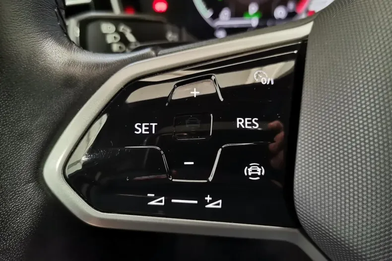 Volkswagen Touareg din 2021 cu 50.500 km - oferta VOL174796 - foto 21