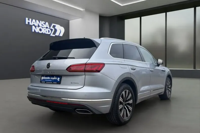 Volkswagen Touareg din 2021 cu 73.894 km - oferta VOL174797 - foto 2