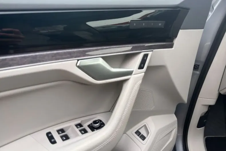 Volkswagen Touareg din 2021 cu 73.894 km - oferta VOL174797 - foto 17