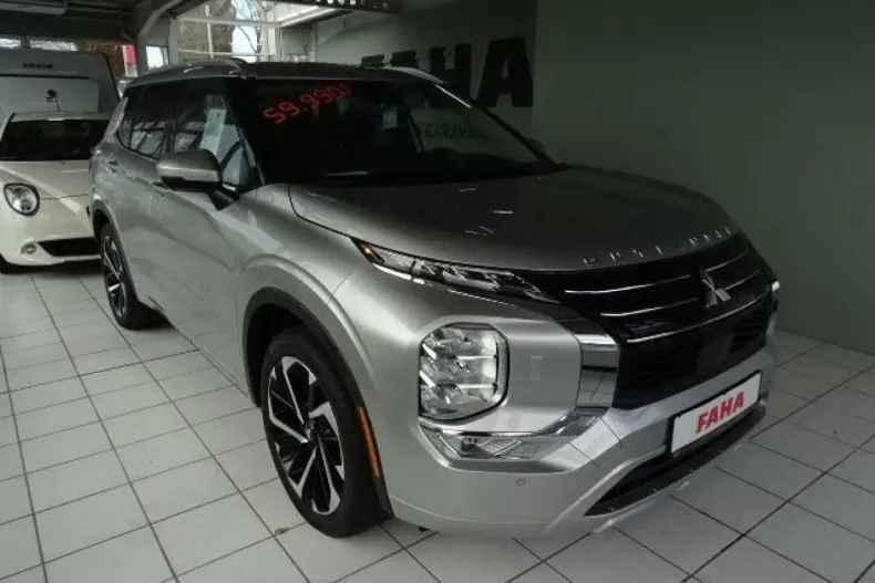 Mitsubishi Outlander din 2024 cu 33.000 km - oferta MIT174803 - foto 1