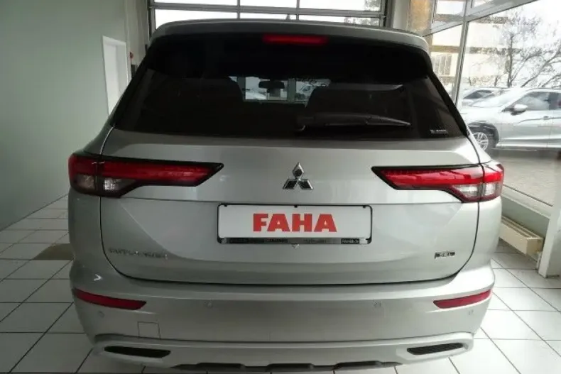 Mitsubishi Outlander din 2024 cu 33.000 km - oferta MIT174803 - foto 5