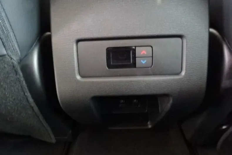 Mitsubishi Outlander din 2024 cu 33.000 km - oferta MIT174803 - foto 11