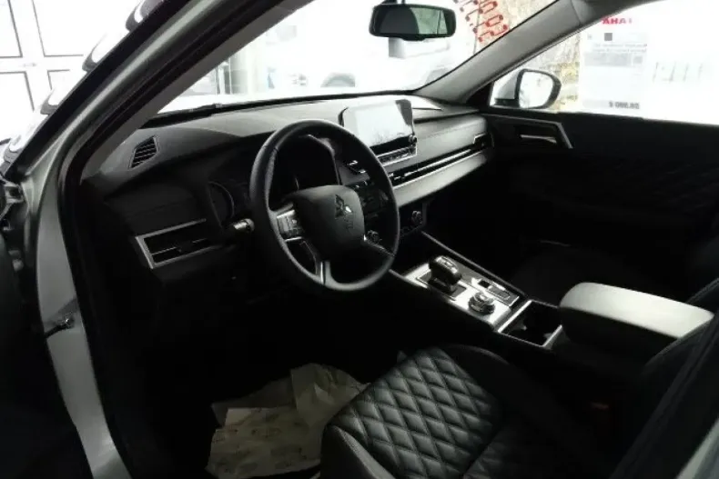 Mitsubishi Outlander din 2024 cu 33.000 km - oferta MIT174803 - foto 12