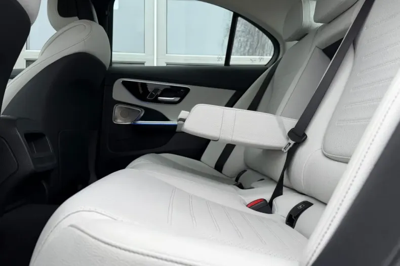 Mercedes-Benz C 300 din 2022 cu 46.936 km - oferta MER174814 - foto 15