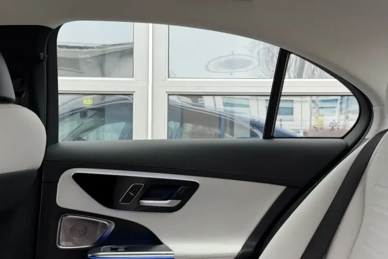 Mercedes-Benz C 300 din 2022 cu 46.936 km - oferta MER174814 - foto 28