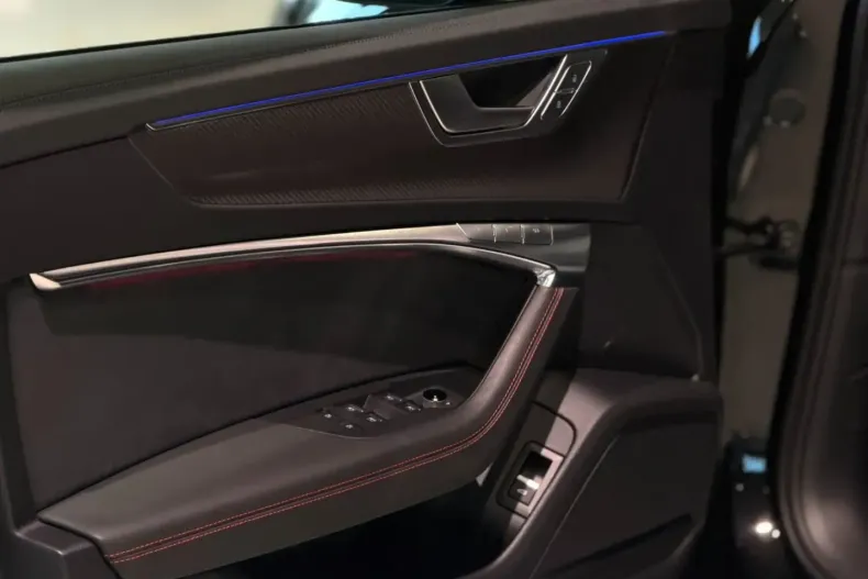 Audi RS6 din 2024 cu 2.698 km - oferta AUD174819 - foto 13