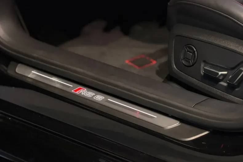 Audi RS6 din 2024 cu 2.698 km - oferta AUD174819 - foto 15