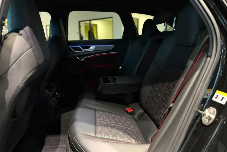 Audi RS6 din 2024 cu 2.698 km - oferta AUD174819 - foto 25