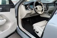 Volvo XC60 din 2024 cu 16.900 km - oferta VOL174825 - foto 8