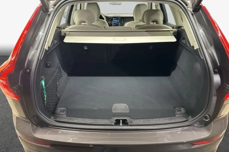 Volvo XC60 din 2024 cu 5.285 km - oferta VOL174830 - foto 8