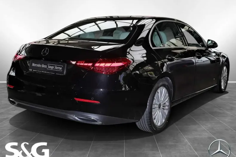 Mercedes-Benz C 180 din 2024 cu 7.540 km - oferta MER174835 - foto 3