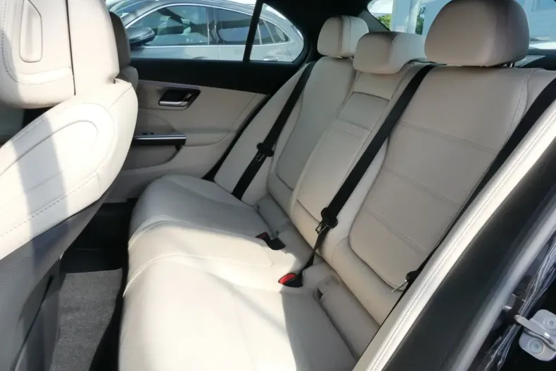 Mercedes-Benz C 180 din 2024 cu 7.048 km - oferta MER174836 - foto 10