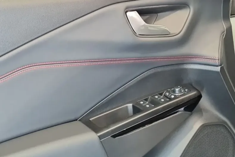 Ford Puma din 2025 cu 3.498 km - oferta FOR174839 - foto 9