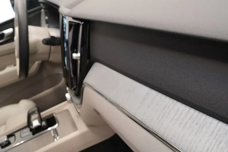 Volvo XC60 din 2023 cu 33.573 km - oferta VOL174846 - foto 11