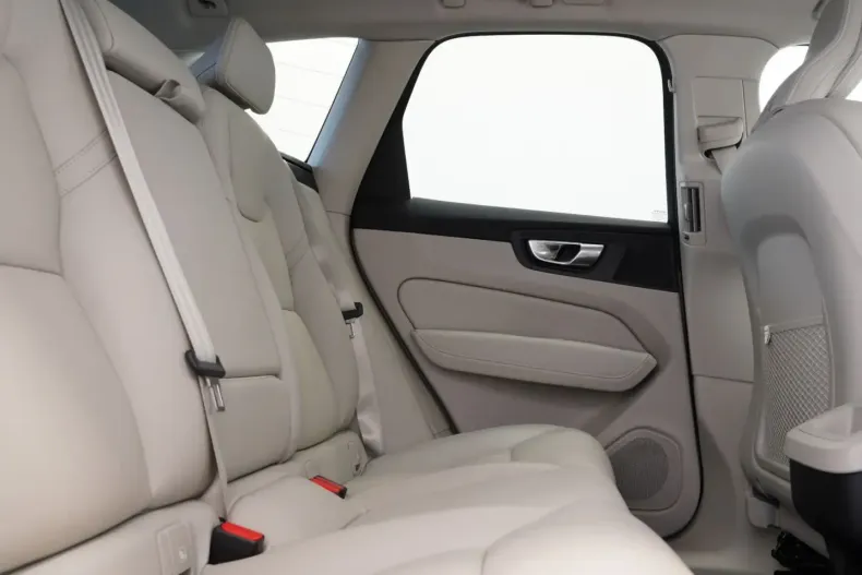 Volvo XC60 din 2023 cu 33.573 km - oferta VOL174846 - foto 16