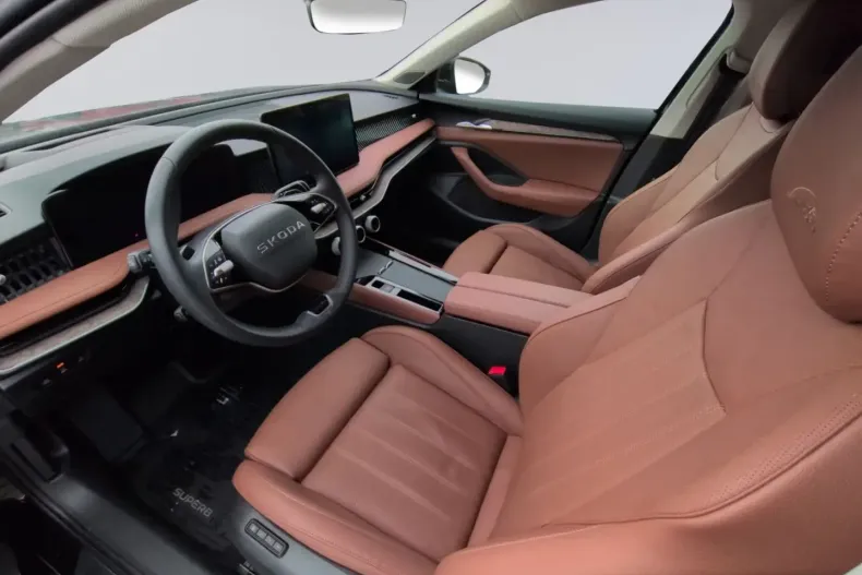 Skoda Superb din 2025 cu 13.089 km - oferta SKO174847 - foto 9