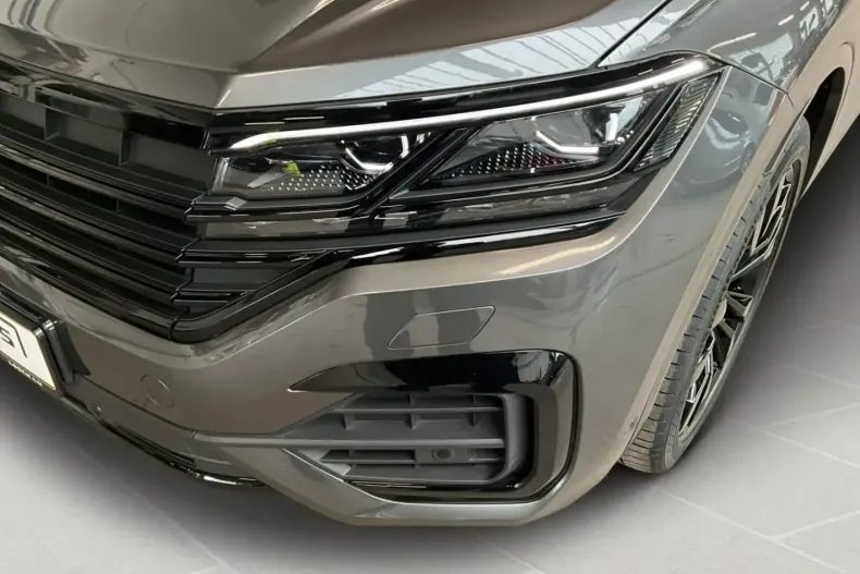 Volkswagen Touareg din 2023 cu 80.757 km - oferta VOL174850 - foto 17