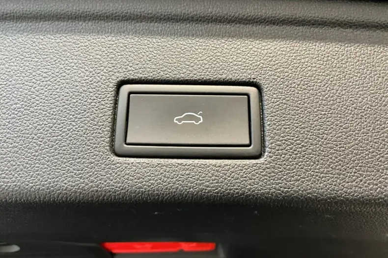 Volkswagen Touareg din 2023 cu 80.757 km - oferta VOL174850 - foto 18