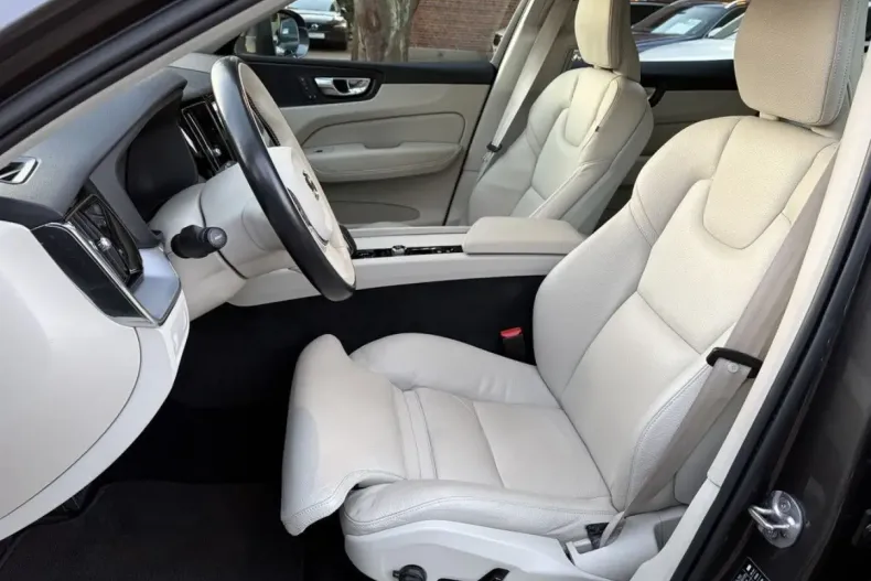 Volvo XC60 din 2022 cu 70.400 km - oferta VOL174851 - foto 16