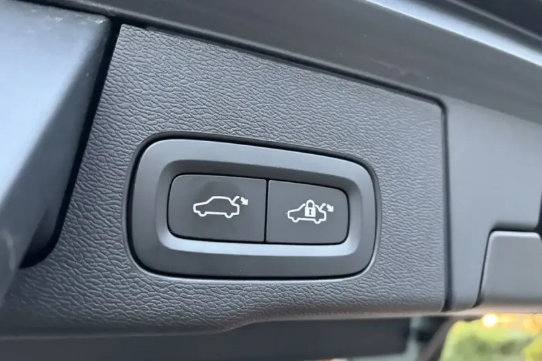 Volvo XC60 din 2022 cu 70.400 km - oferta VOL174851 - foto 39