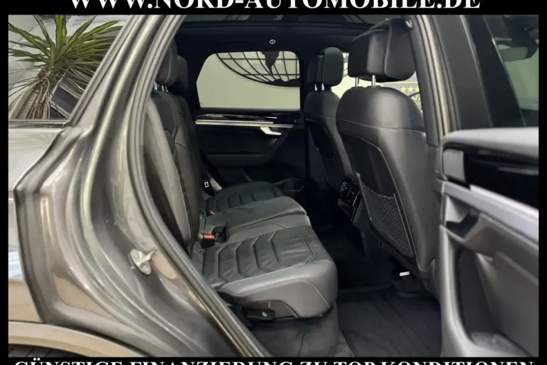 Volkswagen Touareg din 2021 cu 54.895 km - oferta VOL174852 - foto 16