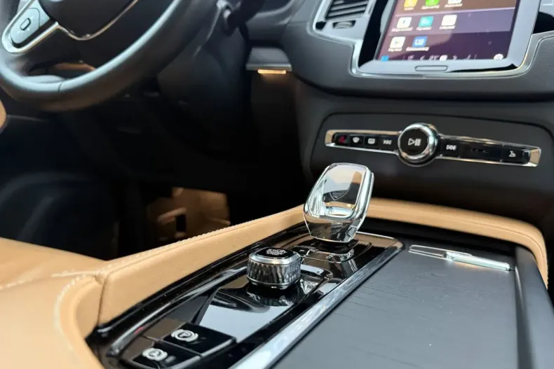 Volvo XC90 din 2022 cu 76.702 km - oferta VOL174857 - foto 23