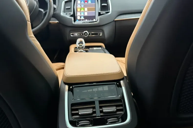 Volvo XC90 din 2022 cu 76.702 km - oferta VOL174857 - foto 24