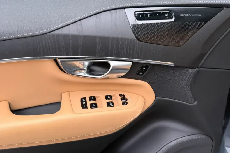 Volvo XC90 din 2022 cu 76.702 km - oferta VOL174857 - foto 28