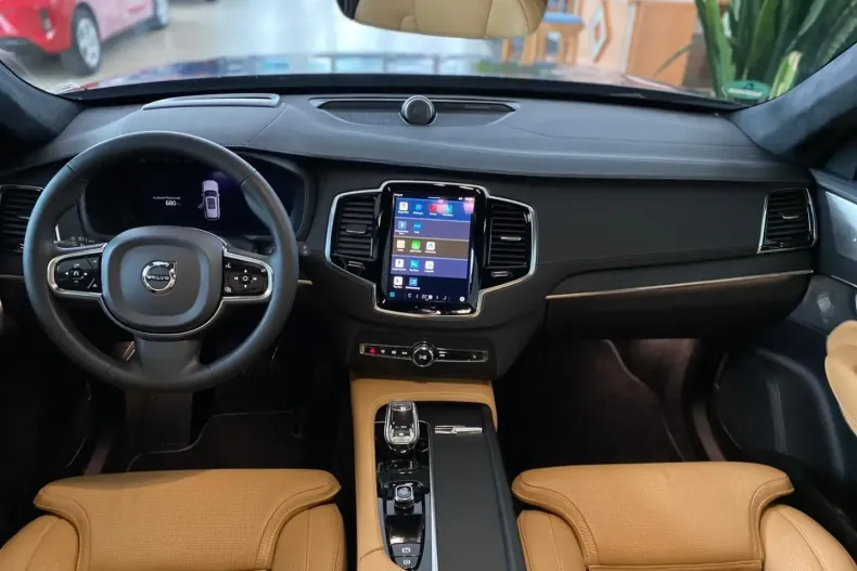 Volvo XC90 din 2023 cu 76.900 km - oferta VOL174858 - foto 6