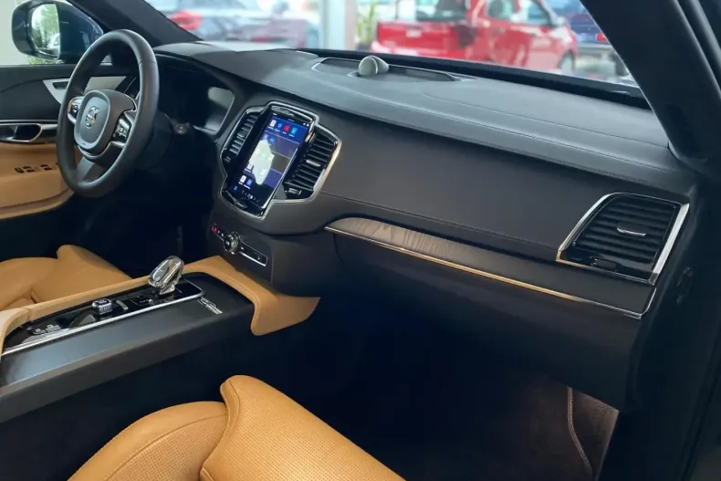 Volvo XC90 din 2023 cu 76.900 km - oferta VOL174858 - foto 7