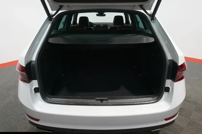 Skoda Superb din 2022 cu 59.295 km - oferta SKO174861 - foto 35