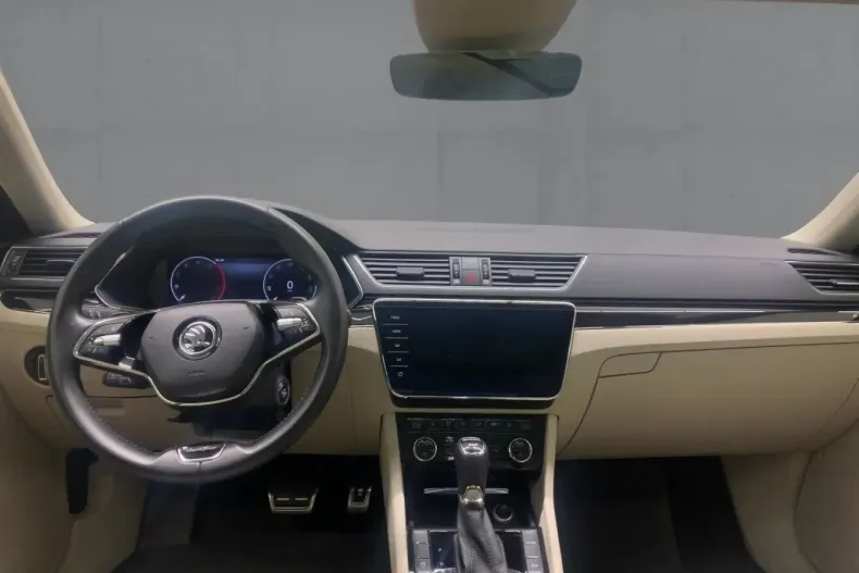 Skoda Superb din 2023 cu 71.175 km - oferta SKO174862 - foto 8