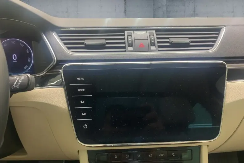 Skoda Superb din 2023 cu 71.175 km - oferta SKO174862 - foto 10