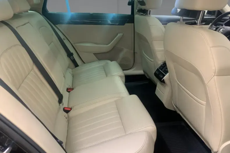 Skoda Superb din 2023 cu 71.175 km - oferta SKO174862 - foto 12