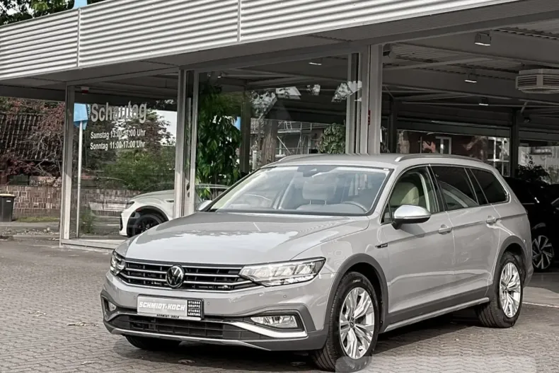 Volkswagen Passat Alltrack din 2022 cu 40.450 km - oferta VOL174864 - foto 2