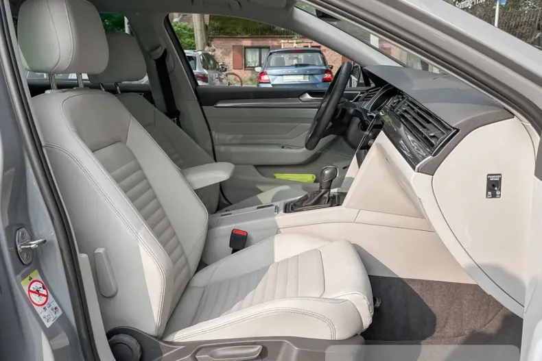 Volkswagen Passat Alltrack din 2022 cu 40.450 km - oferta VOL174864 - foto 5