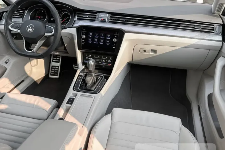 Volkswagen Passat Alltrack din 2022 cu 40.450 km - oferta VOL174864 - foto 6