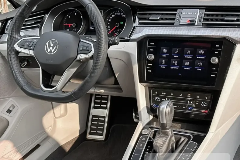 Volkswagen Passat Alltrack din 2022 cu 40.450 km - oferta VOL174864 - foto 7